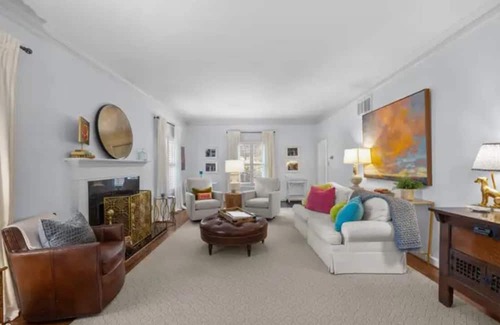 Burlington House | 3-bedroom, walking distance to Elon University