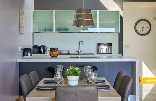 Kilkeel House | Beachside-Stunning seaview home