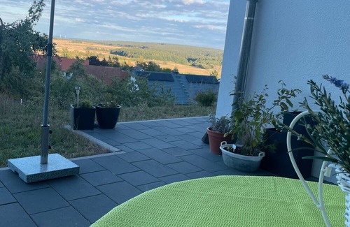 Oberelsbach Apartment | Apartment 'Am Rothen Hang' with Mountain View, Private Terrace and Wi-Fi