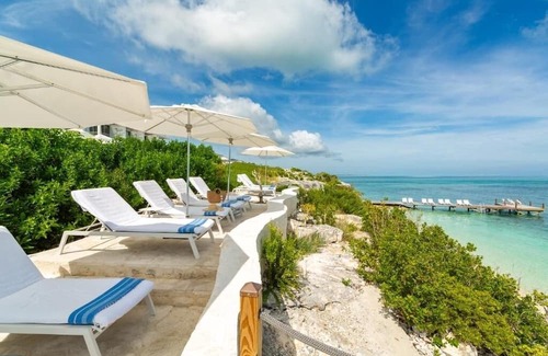Providenciales Hotel | Oceanview Retreat w/Balcony for Couples’ Tranquil Vacations