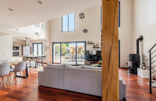 Barbery House | Prestige, elegant 185 m² countryside home in the heart of Barbery.
