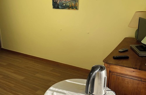 Saint-Cloud Apartment | Comfortable 22m2 studio near Paris, overlooking garden and Parc de St Cloud