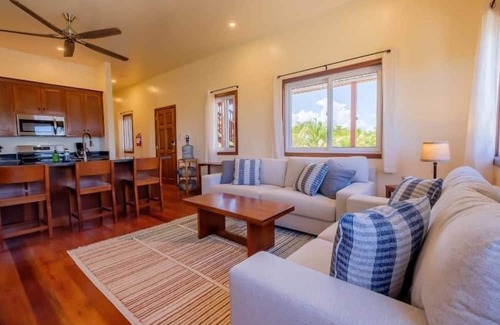 Caye Caulker Villa | Ocean Front 3 bed/2 Bath Home with Pool - Lower Unit