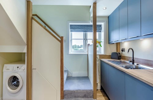 Frinton-on-Sea Cottage | Pretty cottage with lovely views over open countryside close to the coast.