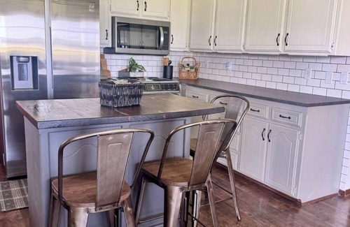 Clinton Other | Family friendly Countryside stay! Easy access to Route 66 and I-40