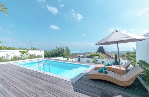 Jungut Batu Villa | Spacious 3- Bedroom Villa with Stunning Views on Lembongan Island