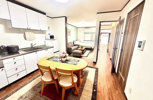 Fushimi House | Quiet residential area in Fushimi-ku, Kyoto. Both short/long term stays are welcome. 4 minute walk to subway station 3 stops to Fushimi Inari Taisha shrine Accommodates 2-10 people