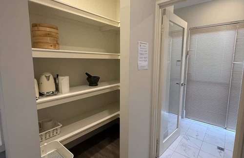 Brabham House | A beautiful 4x2 home on the Swan Valley door stop. Light and airy, 2 living rooms, separate laundry, large fully fenced backyard for the kids run around. Quiet street, walking distance to shops.