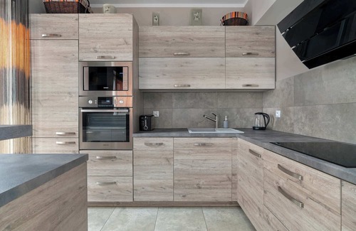 Stare Miasto District Apartment | Hawelańska 6A | Poznań | Spacious Apartment with Parking&AC