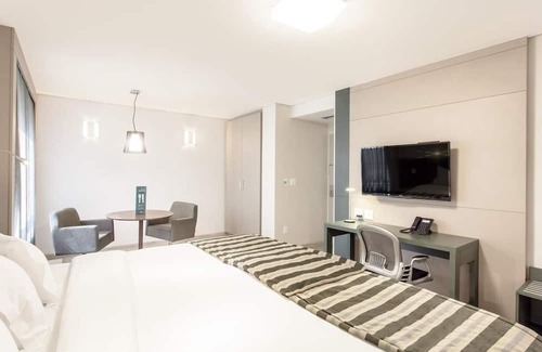 Sion Apartment | Modern Studio in the Best Spot in the South Zone of Belo Horizonte, Residential and Quiet