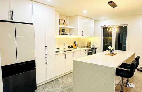 Saint-Hubert House | Baraqah Residence Gorgeous 5BD+2Prk Home 15min-MTL