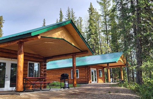 Division No. 9 Cabin | Mcdonald Cabin - Cozy Cabin Getaway!