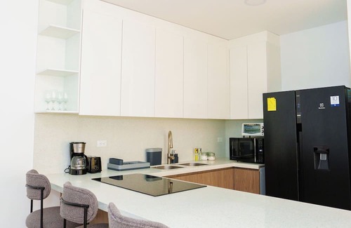 Montanita Condo | Luxury Beach Condo Rooftop, Jacuzzi, Pool, Brand New