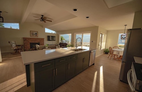Okanagan-Similkameen House | Sagehouse - A Lakeview escape in the heart of wine country
