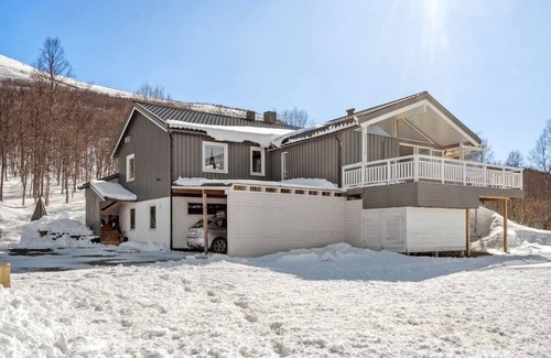 Tromso Apartment | Charming 2-bedroom apartment with AC in lovely Troms