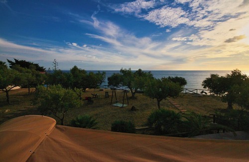 Sciacca Apartment | Bongiovi Houses - App. Yellow - 2 min from the beach, with garden and sea view