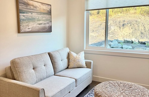 North Cowichan Apartment | Maple Bay Hideaway suite NEW - 1 Bed 1 bath in Maple Bay
