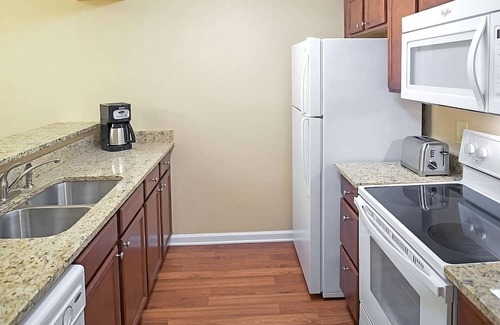 Berkeley Hotel | Comfort and Convenience! Full Kitchen, Pools! Perfect for Groups!