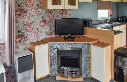 Clacton-on-Sea Cottage | Praise Machine Caravan Experience