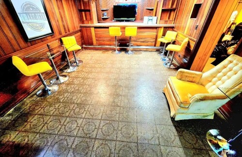Youngstown House | Your Home Away from Home | Sleeps 12 Fully Equipped!