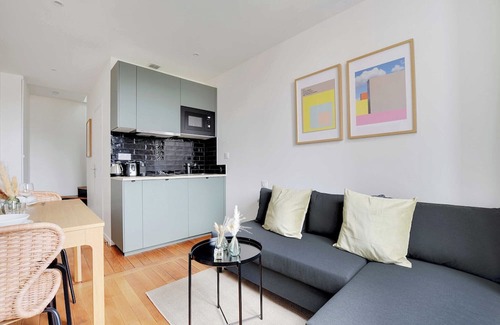 Centre Apartment | Modern Apartment - 1BR-4P - Near Paris