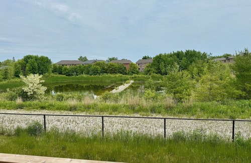 Stayner House | Bright and Spacious Beach and Mountain Retreat. Couples, small and big families