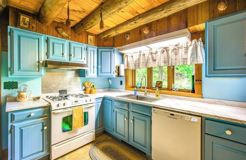 Plainfield Cabin | Forest Hideaway in Plainfield: Hike, Paddle & Ski