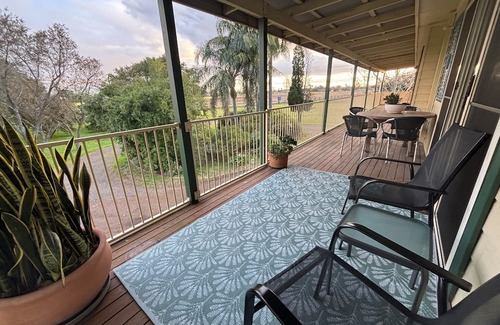 Lorn House | Lorn Farm Stay 30 minutes to Hunter Valley wineries & wide open spaces.