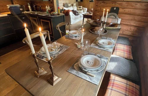 Sor-Aurdal Cabin | Adventure and wilderness in a mountain cabin with canoe, fishing rods, bikes and skiing