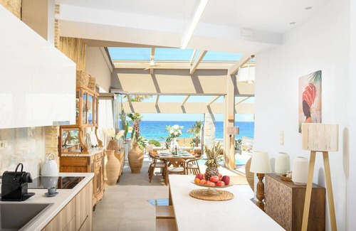 Agkisaras Villa | Sabbia Mare BeachFront Villa, steps from Dine&Shop