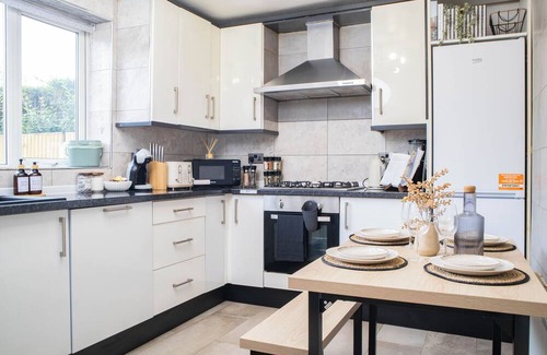 Didsbury House | 欢迎 | مرحبًا | Manchester Near Airport & City | Big Discounts + Parking + WiFi