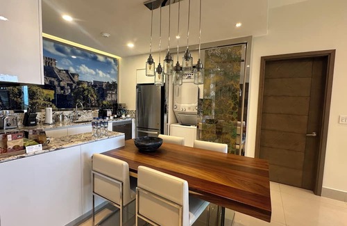 Cancun Resort | Charming 1-bedroom resort with fitness room and AC in Cancún