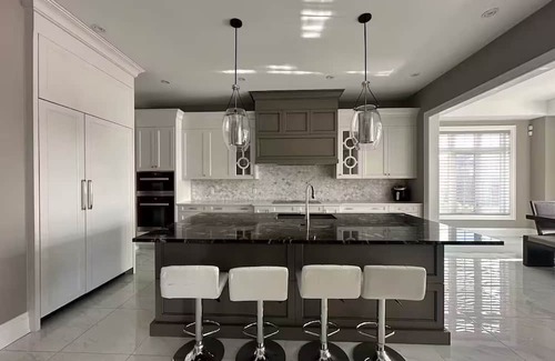 Vaughan House | Kleinburg Luxe Retreat | Chill Views Vibes