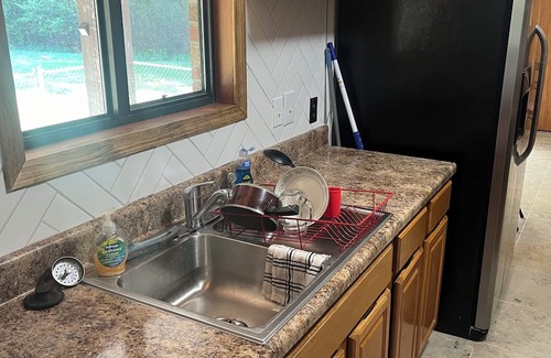 Sharon House | 3-bedroom Edwards Cozy House with AC. 8 minutes away from University Tn-Martin