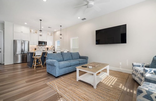 Corpus Christi Cottage | Beach Cottage on North Padre Island~Walk to beach~Canal access~Pool