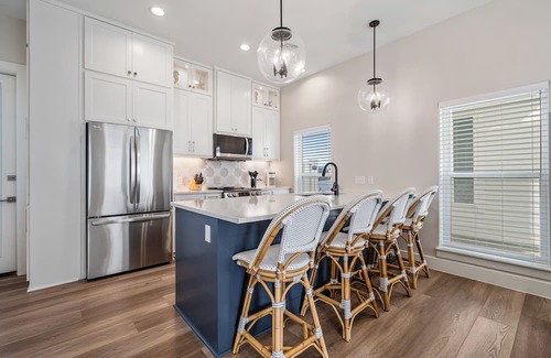 Corpus Christi Cottage | Beach Cottage on North Padre Island~Walk to beach~Canal access~Pool