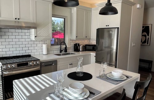 Erin House | Trailway Coach House in Erin Ontario. explore the Elora Cataract Trailway