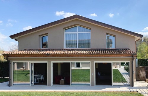 Ponti sul Mincio Apartment | Apartment 'Time To Relax Resort - Gelso' with Shared Pool, Wi-Fi and Air Conditioning