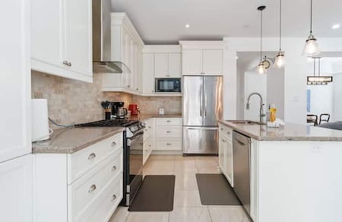Brampton House | The Brampton Hideaway with Patio
