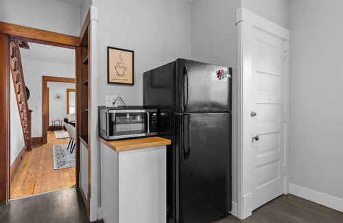Creston Heights House | Beautifully Updated Gem on Carrier St – Walkable, Welcoming, and Well-Located!