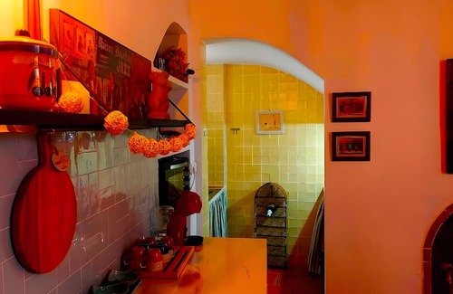 Callosa d' En Sarria House | Yellow House with WiFi and Air Conditioning