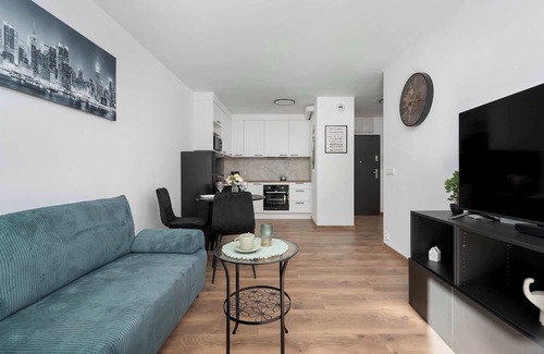 Fabryczna Apartment | Stodolna 6 | Wrocław | White Apartment | Parking