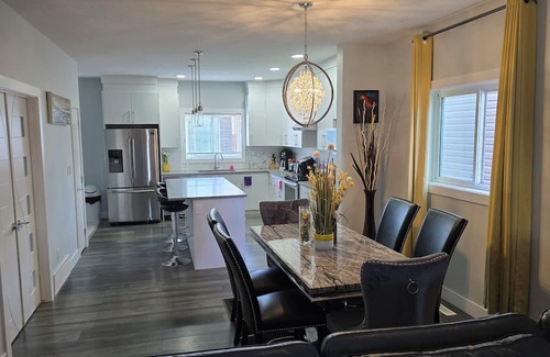 Northeast Edmonton House | 15 minutes of Downtown, proximity to popular attractions or events,