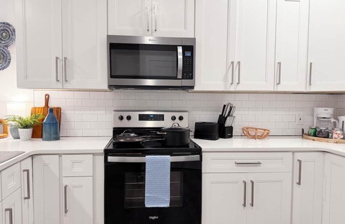 Conshohocken Apartment | 1500 ft² Space/2 Bedroom 1.5 Bathrooms Apt/5 Beds/SLEEPS 10