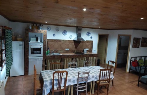 Calvarrasa de Abajo Cottage | Rural house 5min from Salamanca, 5000m² with swimming pool and barbecue