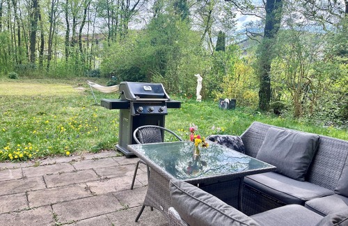 Munchen District Villa | Peace and quiet in the city: large house near Munich ideal for families with a garden