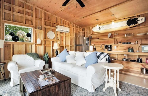 Locustville Cottage | Waterfront 1BR on Working Farm w/Deck + View
