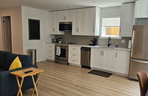 Innisfil Apartment | Tranquil Forest Oasis in Convenient Location