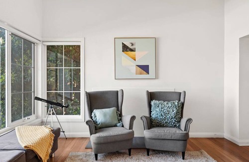 North Shore House | Quiet Geelong Getaway | Bay views