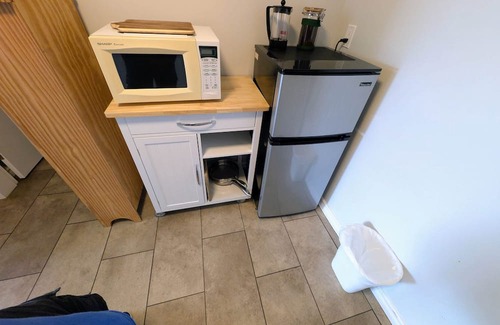 Alert Bay Apartment | The Cedar Suite, Central Apartment, Waterfront, 2 Beds